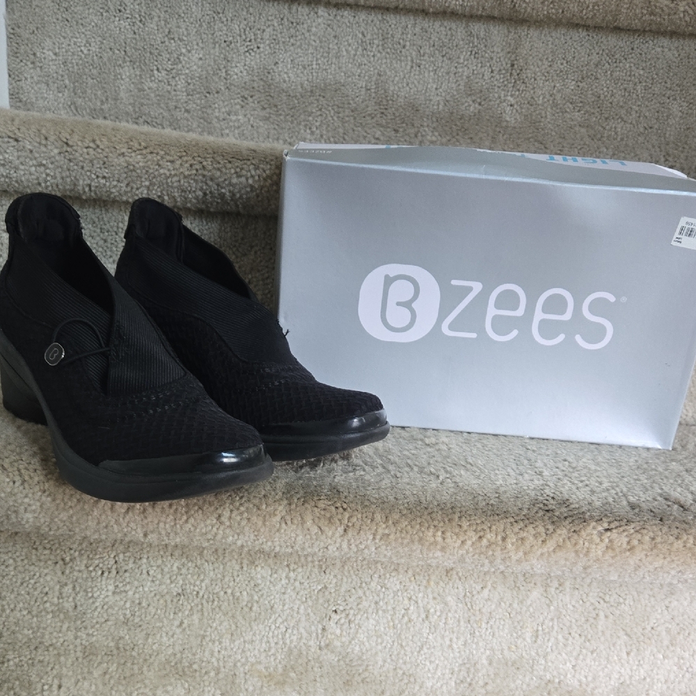 Bzees Women's Black Wedge Slip-Ons